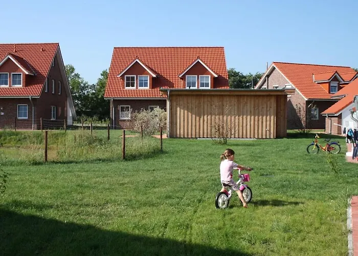 Village Robbenplate House 8 *